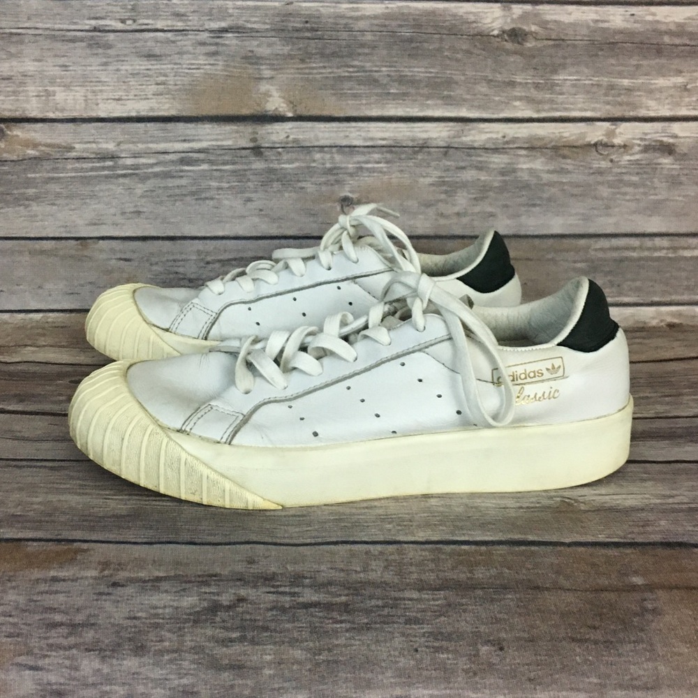 Adidas Everyn Sneakers